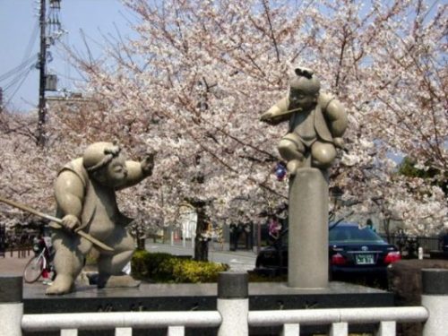 photocredit/thanks:internationalhongwanji Statues Of The Goji Bridge Incident.